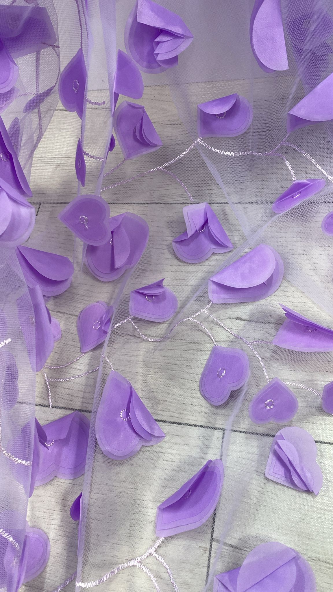 Tulle accesorizat cu aplicatii din organza , Mov Lila