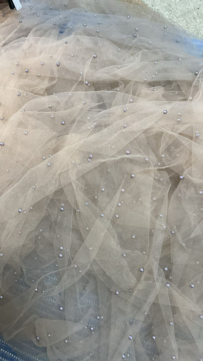 Tulle accesorizat cu perle, Bej