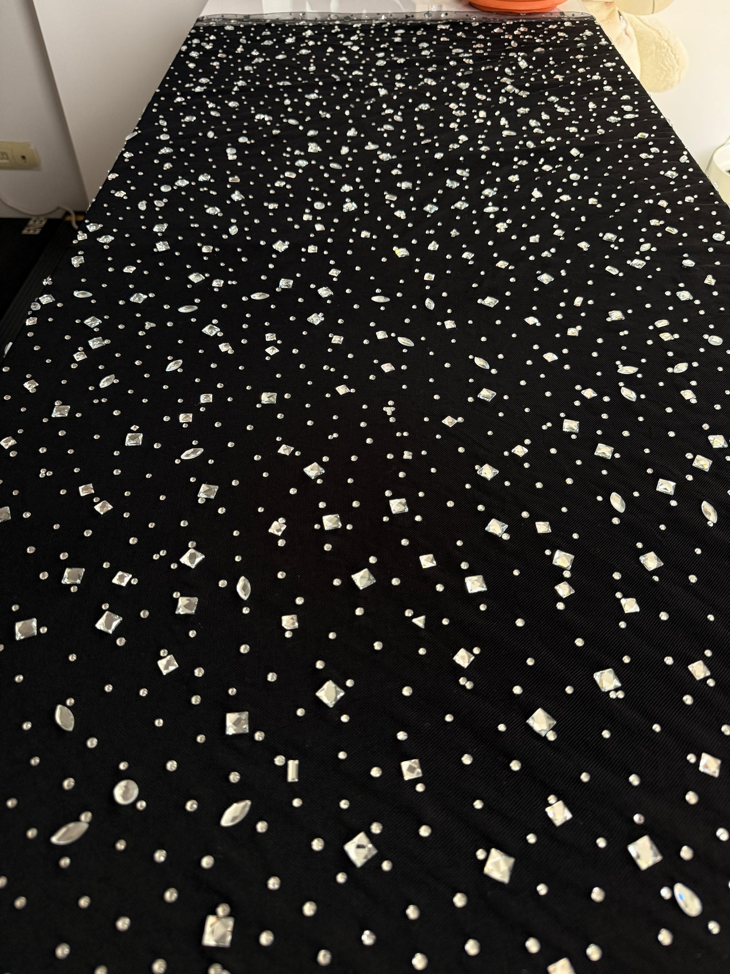 Tulle negru accesorizat cu pietre si cristale argintii - MODEL MELLA