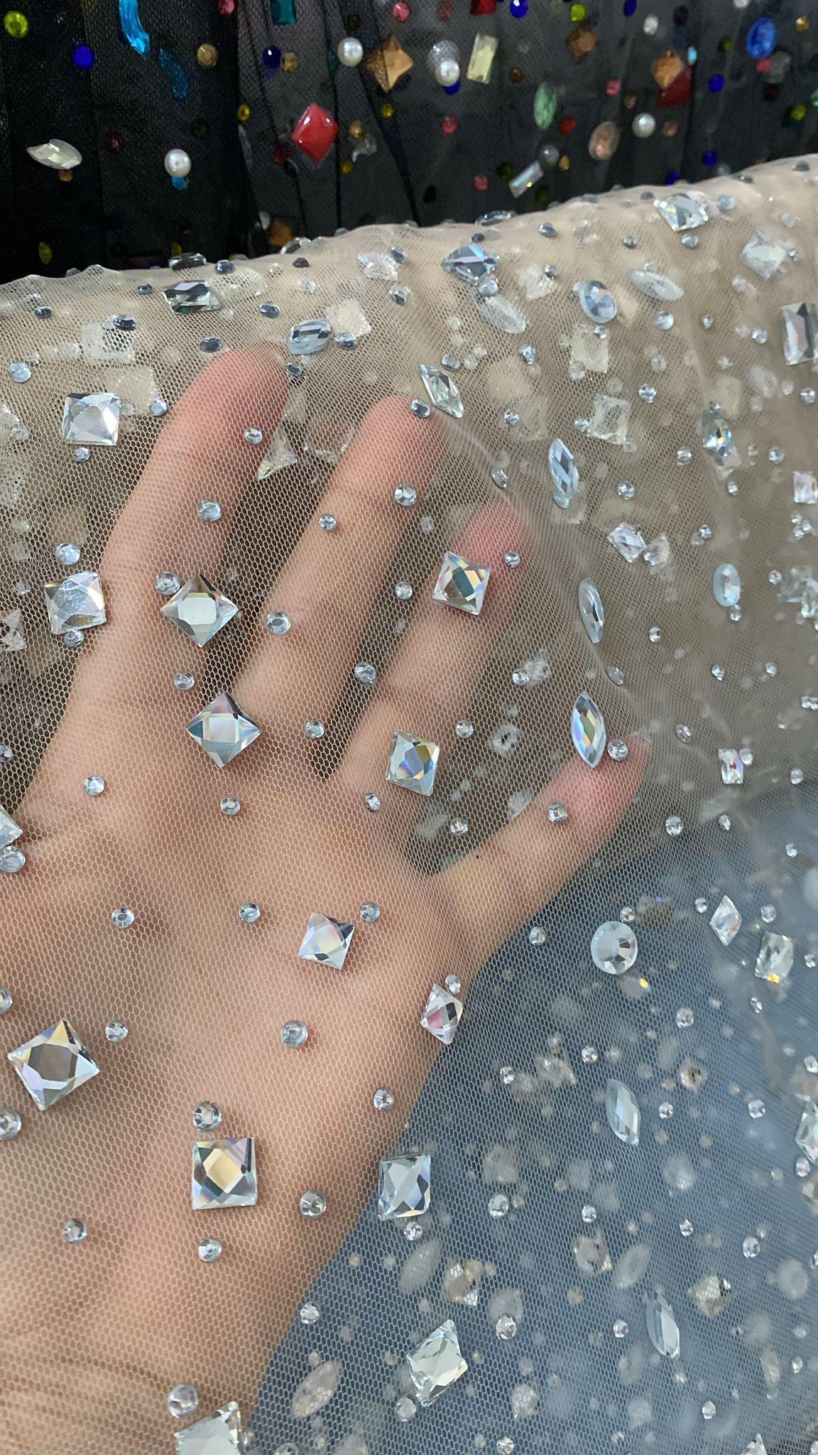 Tulle bej accesorizat cu pietre si cristale argintii - MODEL MELLA
