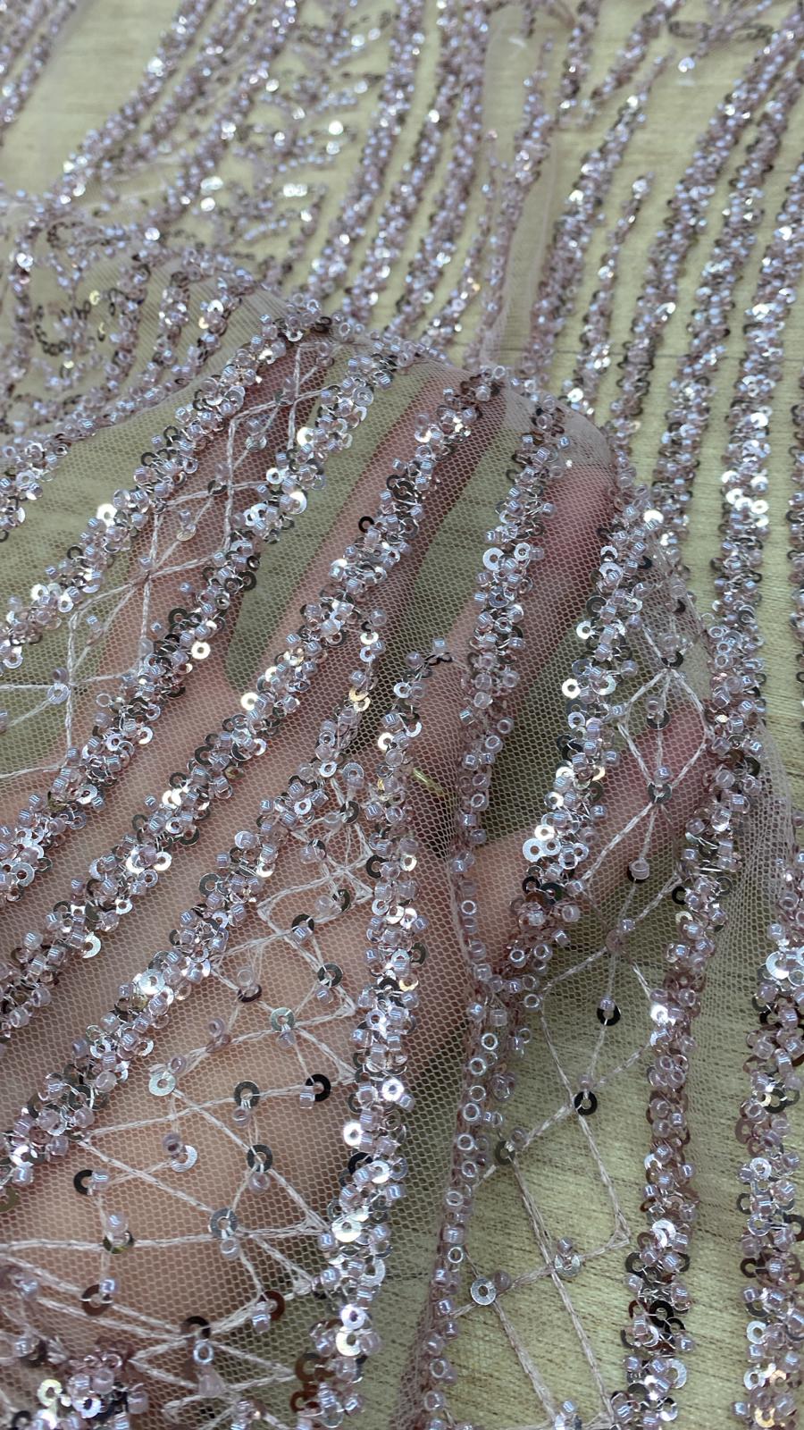 Broderie accesorizata cu paiete si margele, Roz pudra - MODEL AHIRA