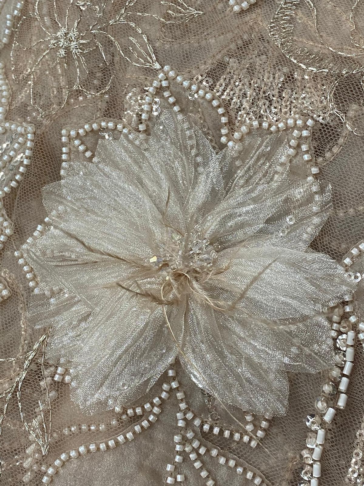 Broderie accesorizata , model flora, Bej   - MODEL GLOW