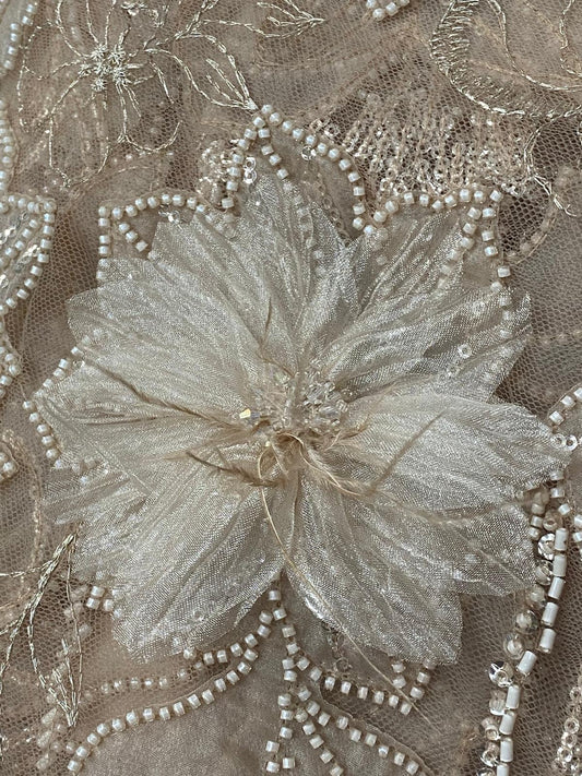 Broderie accesorizata , model flora, Bej   - MODEL GLOW
