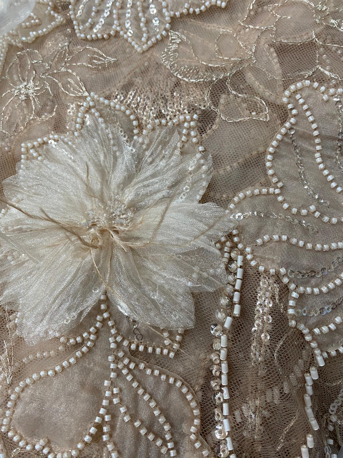 Broderie accesorizata , model flora, Bej   - MODEL GLOW