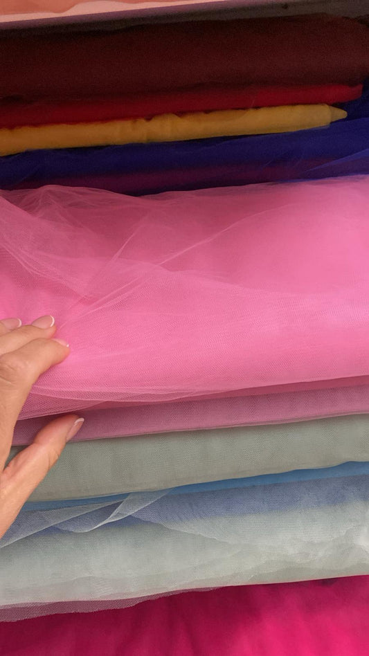 Tulle moale si fin , Roz