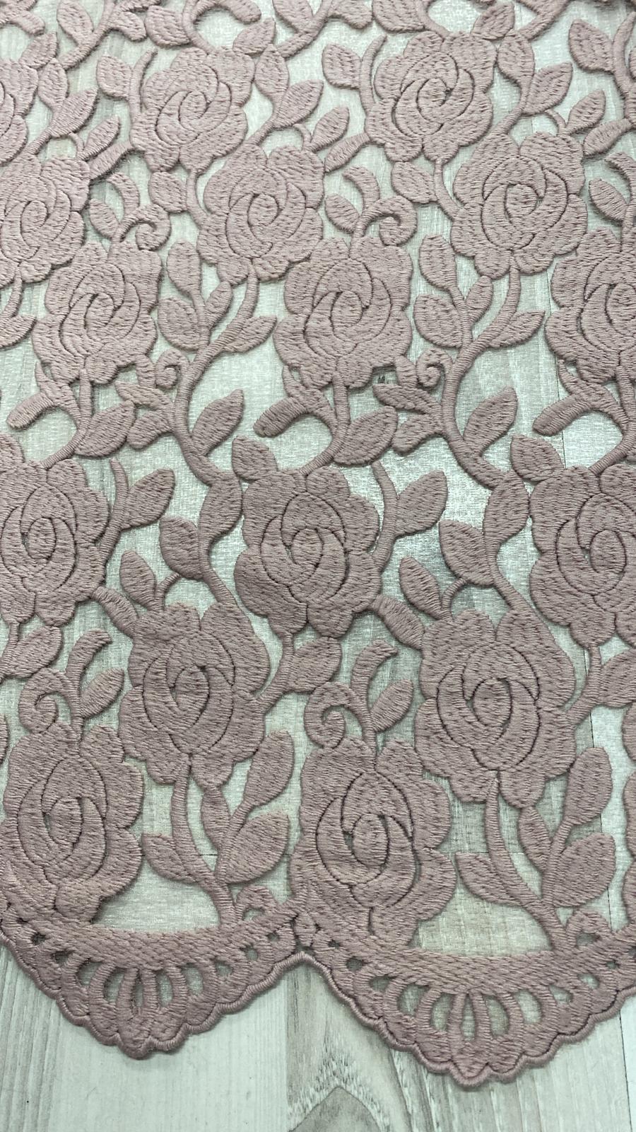 Broderie , roz pudra
