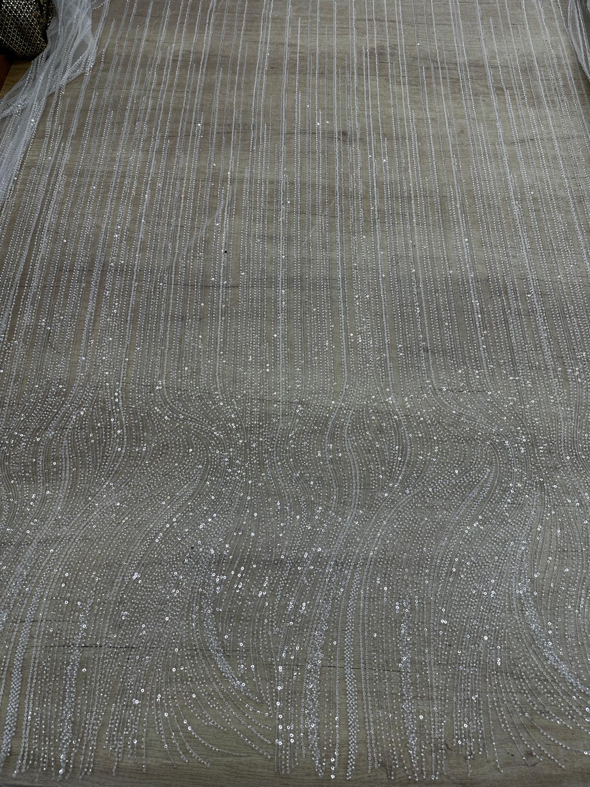 Broderie accesorizata cu paiete si margele, Alb  - MODEL LIA