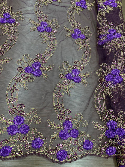 Broderie pe tulle, fir lame auriu cu flori 3D mov