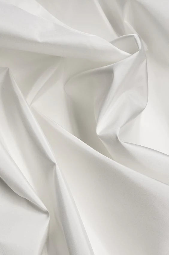 Tafta elastica clasica, Alb