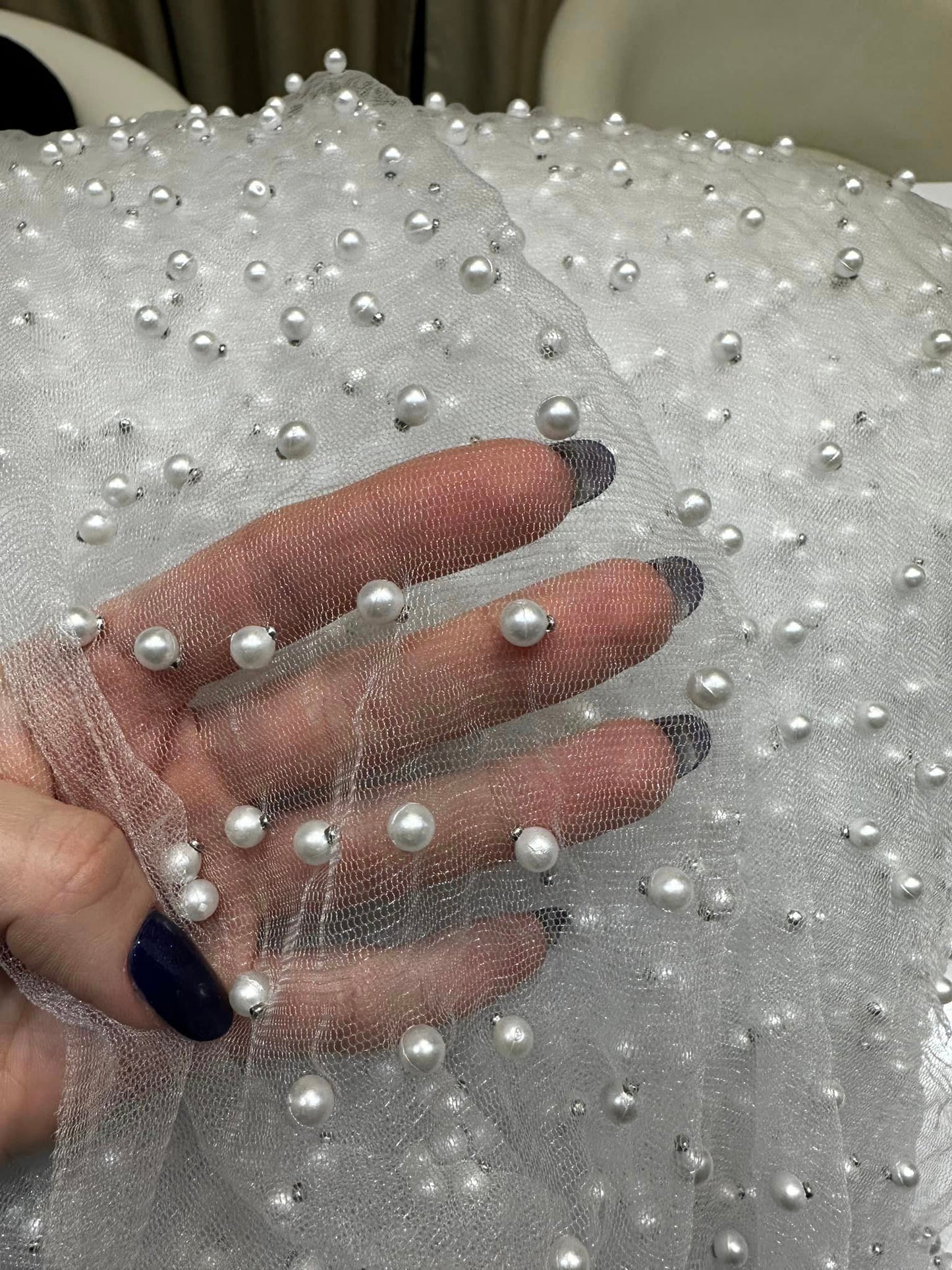 Tulle accesorizat, plin cu perle, Alb