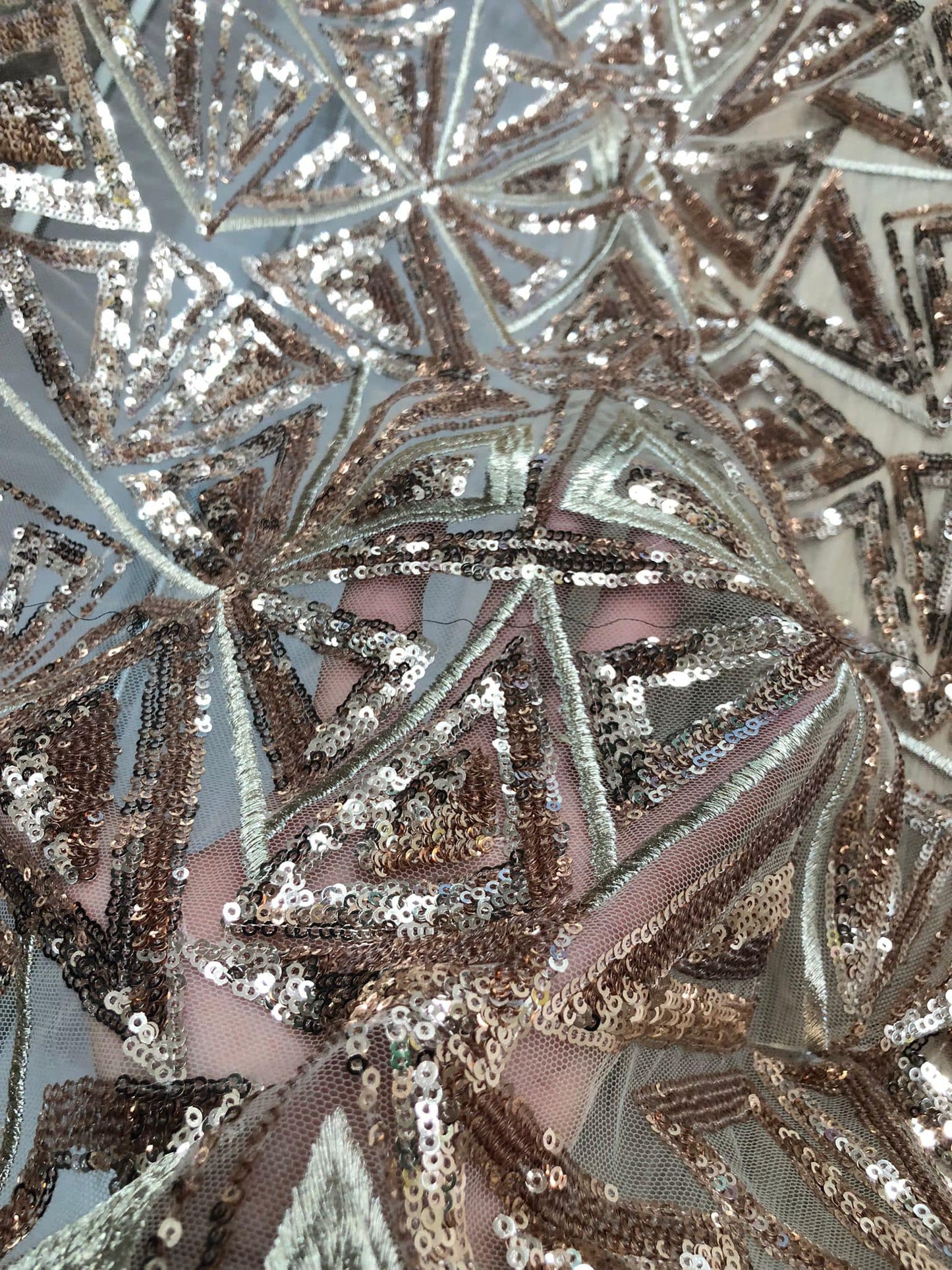 Broderie accesorizata cu paiete, Auriu / MODEL IPEK