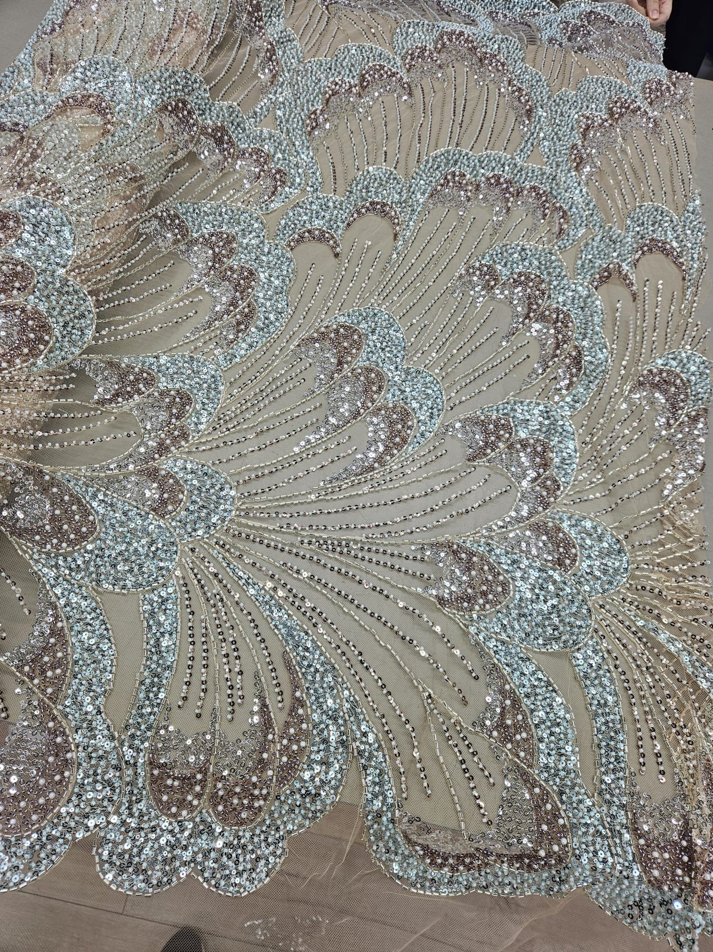 Broderie accesorizata cu margele, paiete si margele tubulare -MODEL Butterfly