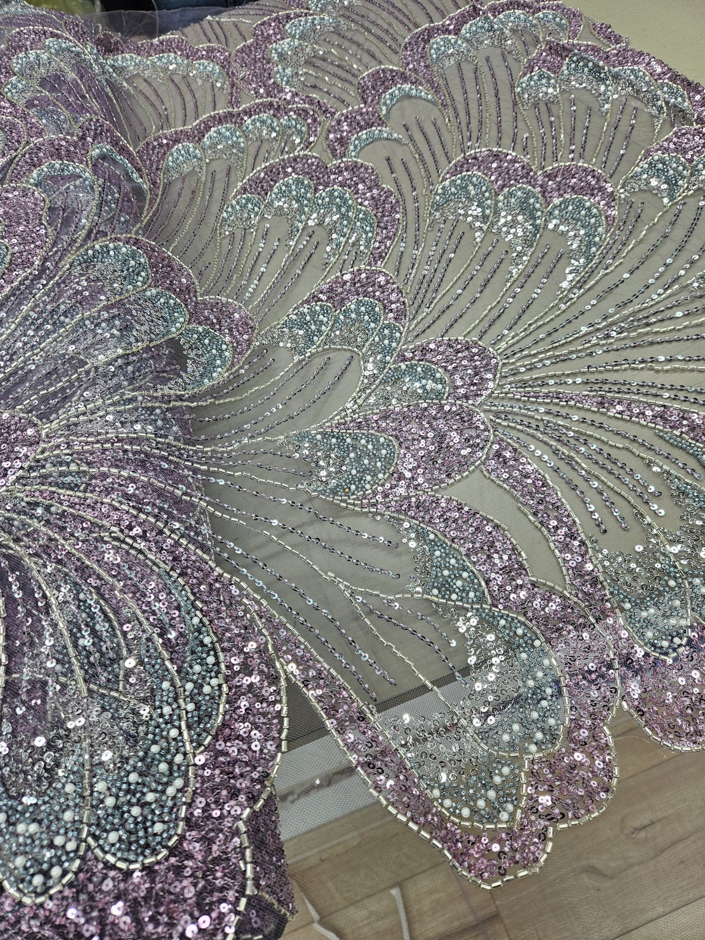 Broderie accesorizata cu margele, paiete si margele tubulare , Mov Lila -MODEL Butterfly