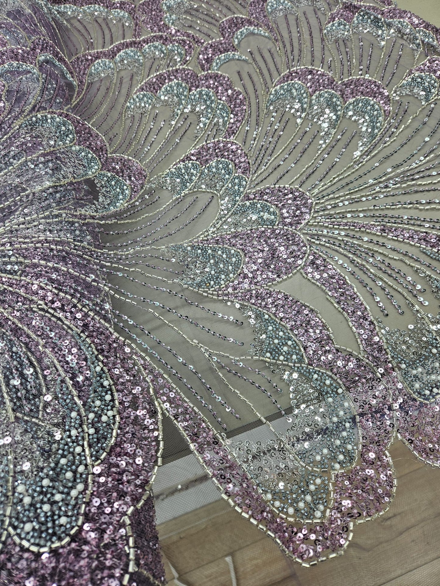Broderie accesorizata cu margele, paiete si margele tubulare , Mov Lila -MODEL Butterfly