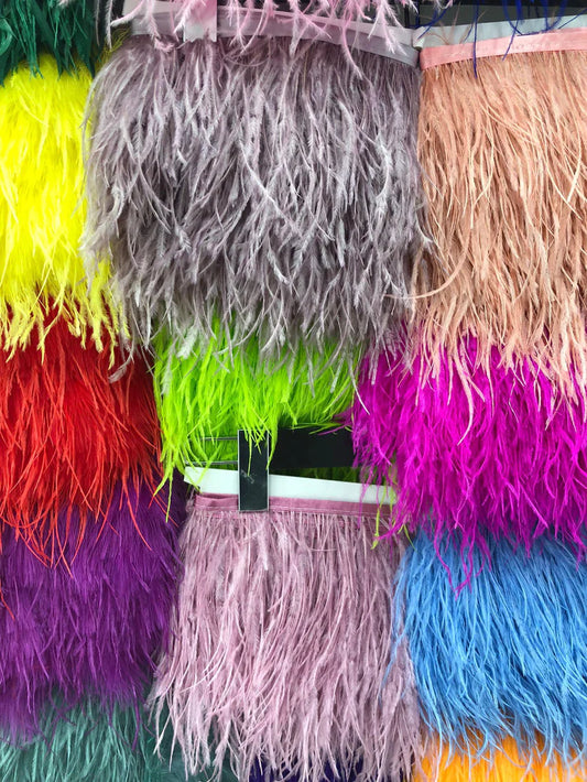 Pene de strut , Culori disponibile