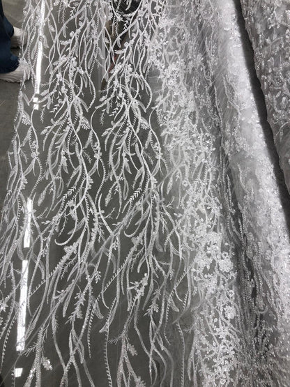 Broderie alba accesorizata cu margele / Model Zola