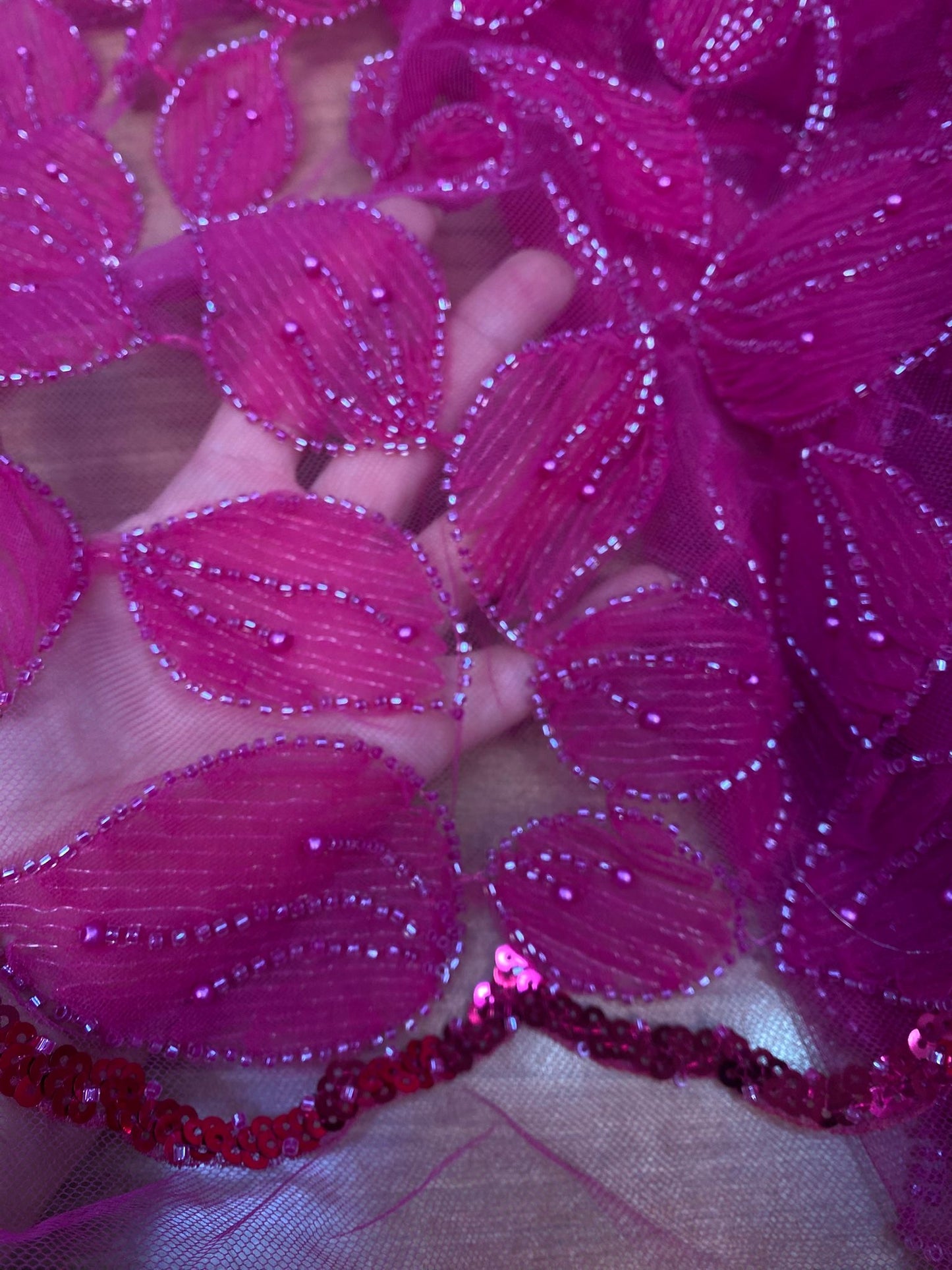 Broderie accesorizata cu margele, Magenta, Model CANDI