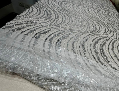 Broderie accesorizata cu paiete si margele, Argintiu deschis  / MODEL EMY