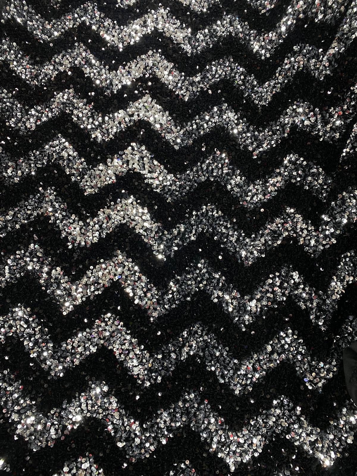 Paiete pe suport de catifea, model ZigZag, Negru-Argintiu