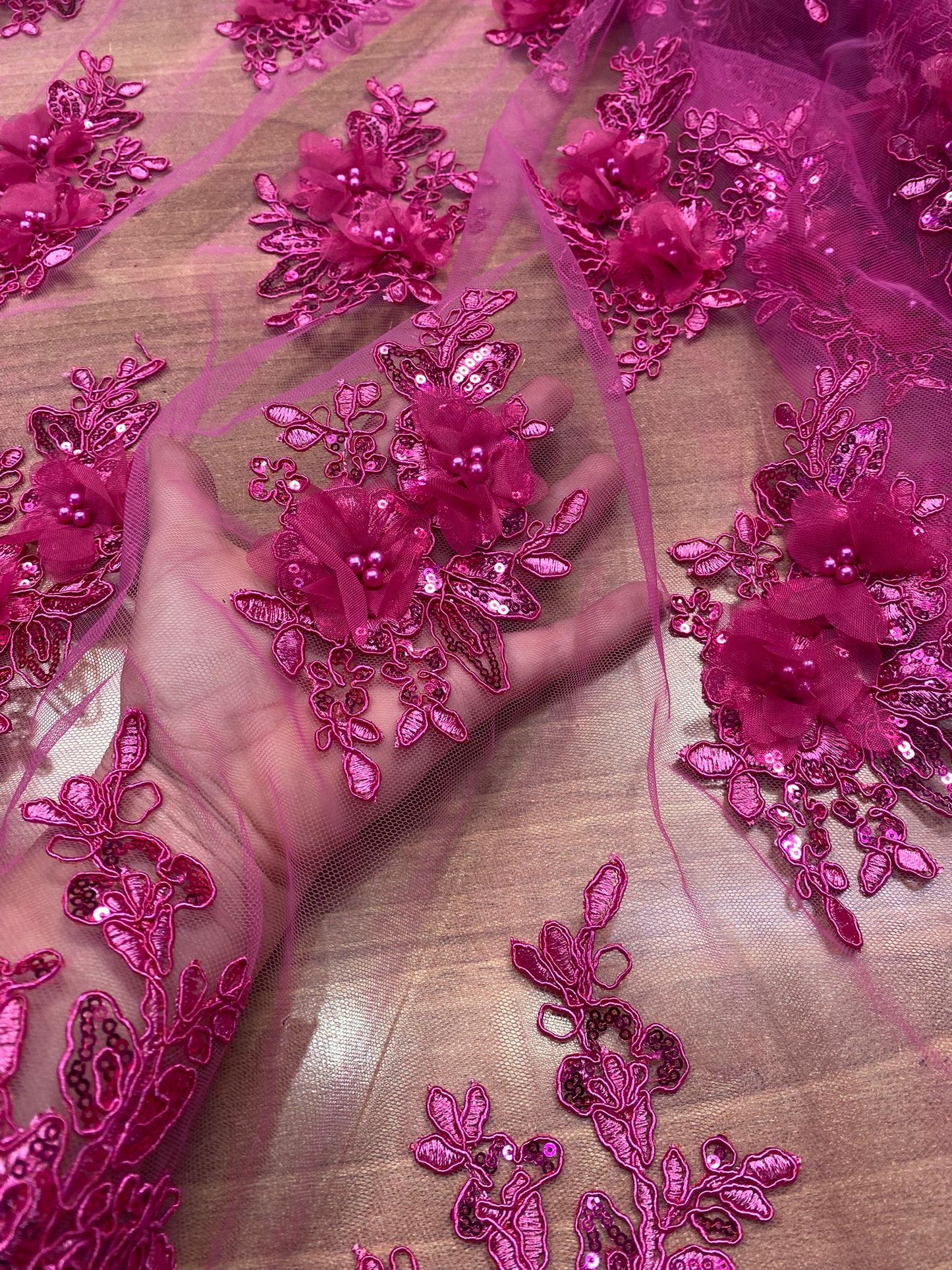 Tulle Accesorizat cu flori 3D, culoare Magenta, Model IZA