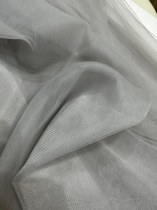 Tulle moale si fin, Gri-deschis