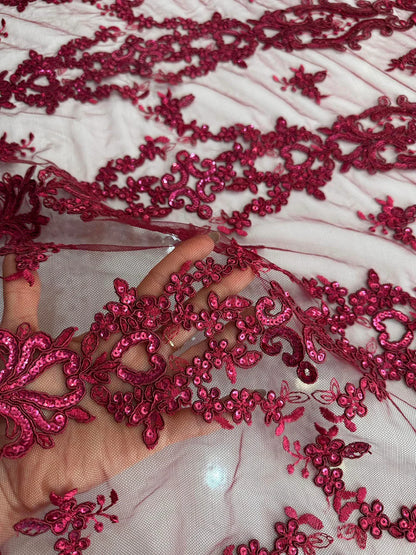 Tulle brodat, accesorizat cu paiete, Magenta