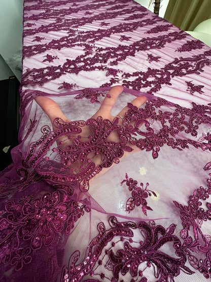 Tulle brodat, accesorizat cu paiete , Mov