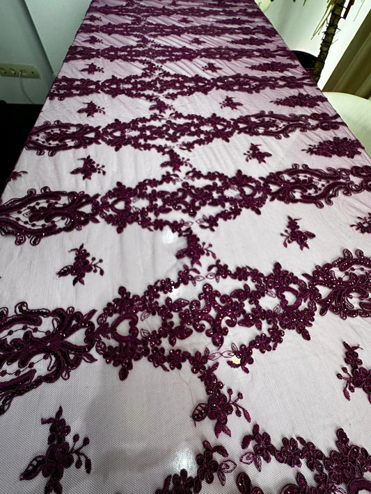 Tulle brodat, accesorizat cu paiete , Mov