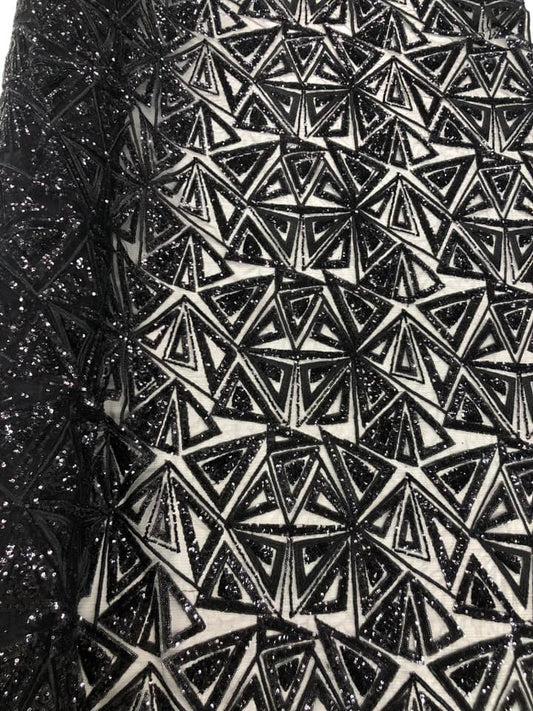 Broderie accesorizata cu paiete , Negru / MODEL IPEK