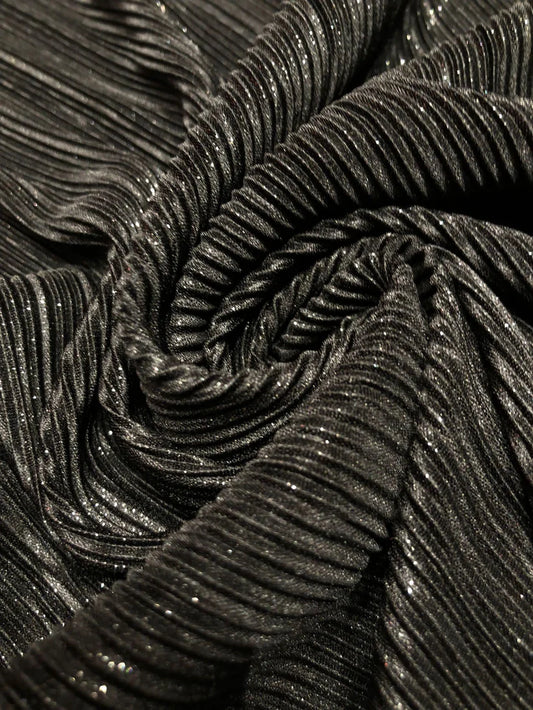 Satin plisat, Negru