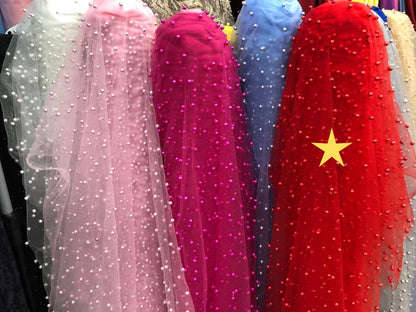 Tulle accesorizat, plin cu perle, Rosu