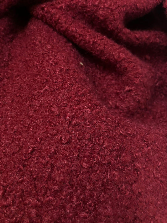 Stofa Boucle , Visiniu